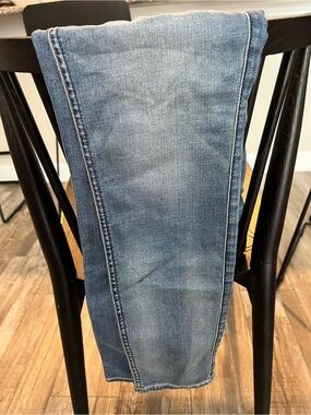 7 For All Mankind Women's Slim Straight Jeans in Medium Blue Wash